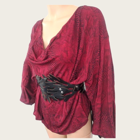 Red Reptile Print Blouse and Skirt Set Isadora M - Picture 1 of 12